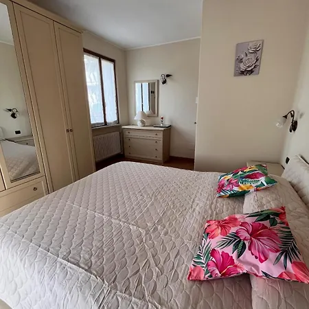 Rose Garden Nest - Indipendente Con Giardino, Terrazzo E Parcheggio Сasa de vacaciones